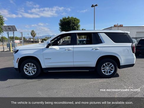 Used 2025 Chevrolet Tahoe LT AWD/4WD image 2