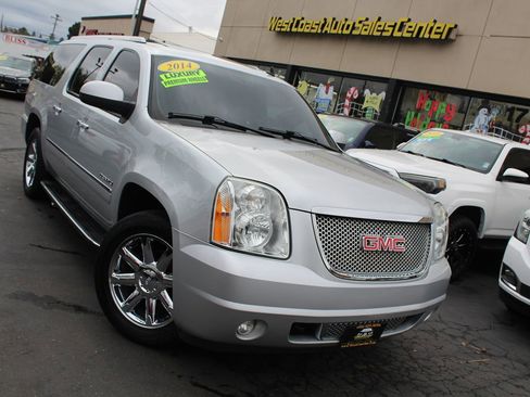 Used 2014 GMC Yukon XL Denali image 42
