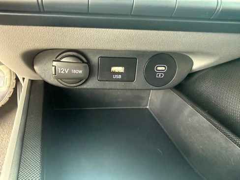 Certified 2024 Hyundai Elantra SE FWD image 29