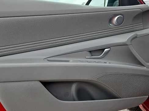 Certified 2025 Hyundai Elantra Sport FWD image 11