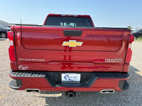Used 2023 Chevrolet Silverado 1500 High Country w/ High Country Premium Package AWD/4WD image 6