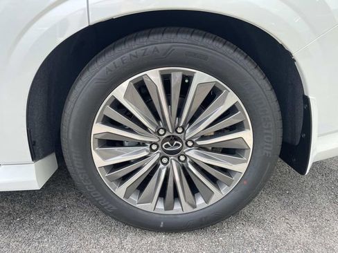 New 2026 INFINITI QX80 Luxe RWD image 11