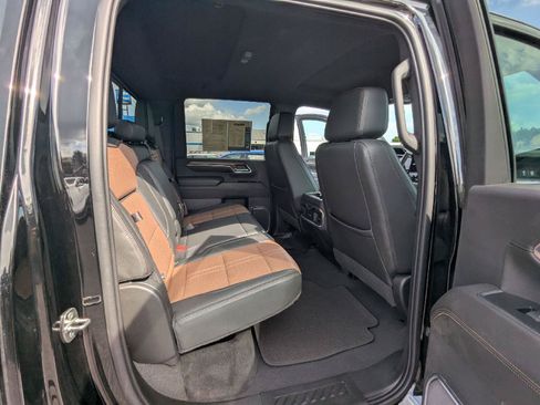 Used 2024 Chevrolet Silverado 2500 High Country w/ Technology Package AWD/4WD image 35