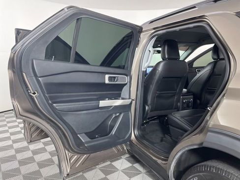 Used 2021 Ford Explorer XLT w/ Equipment Group 202A image 40