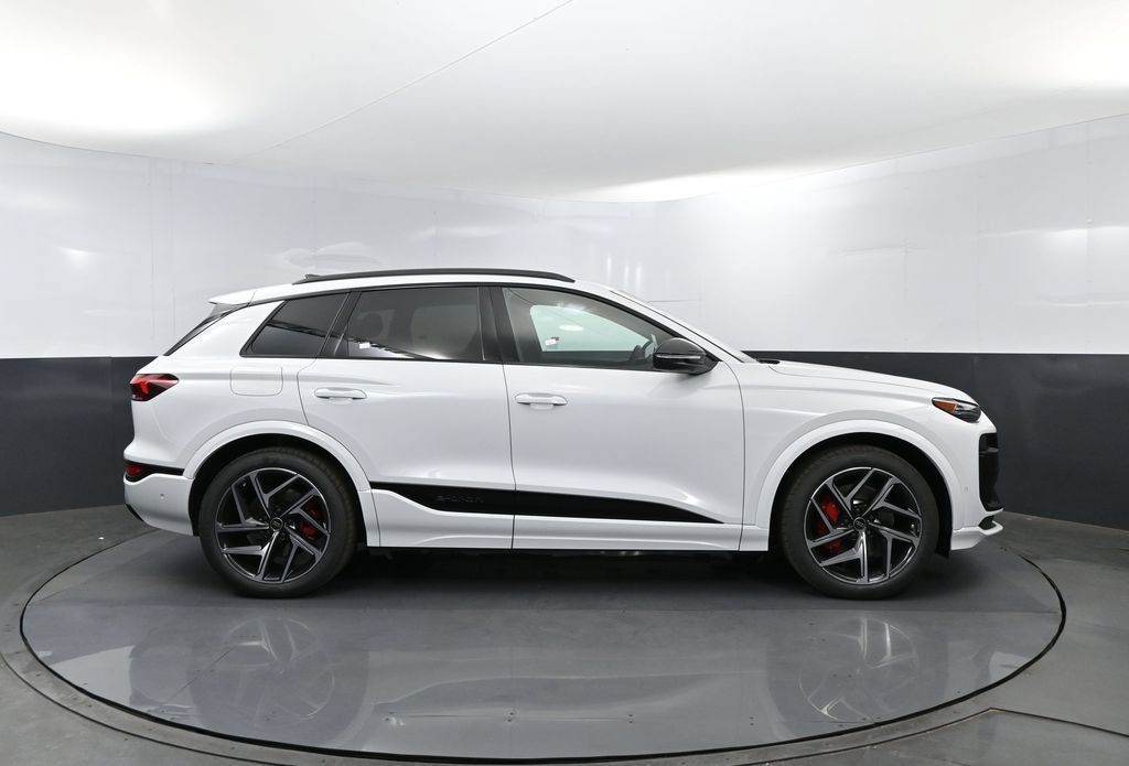New 2027 Audi SQ6 e-tron Premium Plus AWD/4WD image 4