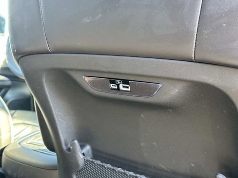 Used 2023 Chrysler Pacifica Limited w/ S Appearance Package image 14