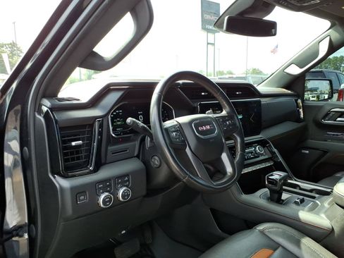 Used 2023 GMC Sierra 1500 AT4 w/ AT4 Premium Package AWD/4WD image 8