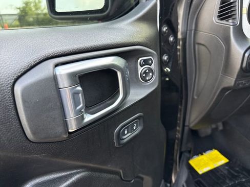 Used 2024 Jeep Wrangler Sport S image 11