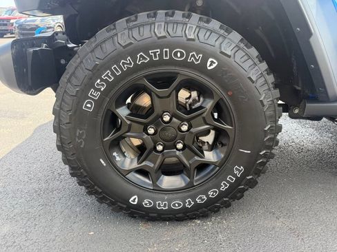 Used 2023 Jeep Wrangler Unlimited w/ Cold Weather Group AWD/4WD image 11