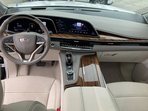 Certified 2024 Cadillac Escalade Sport Platinum image 4