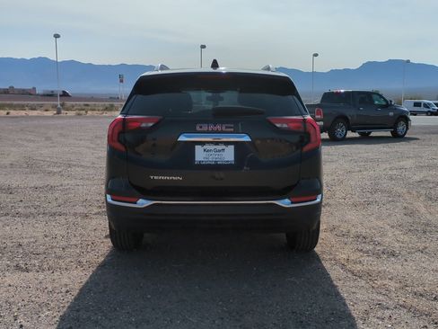 Used 2021 GMC Terrain SLT w/ LPO, Floor Liner Package image 4