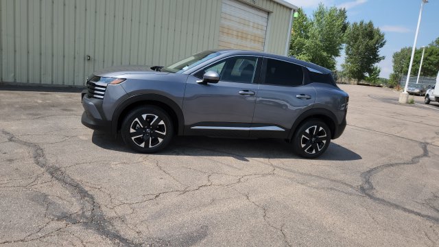 Used 2025 Nissan Kicks SV AWD/4WD image 5