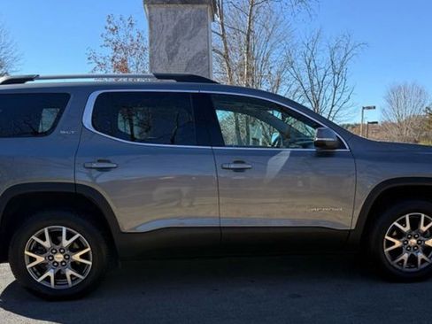 Used 2020 GMC Acadia SLT w/ Driver Alert Package II image 6