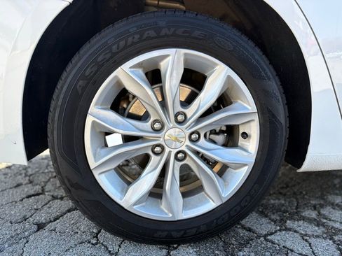 Used 2025 Chevrolet Malibu LT FWD image 10