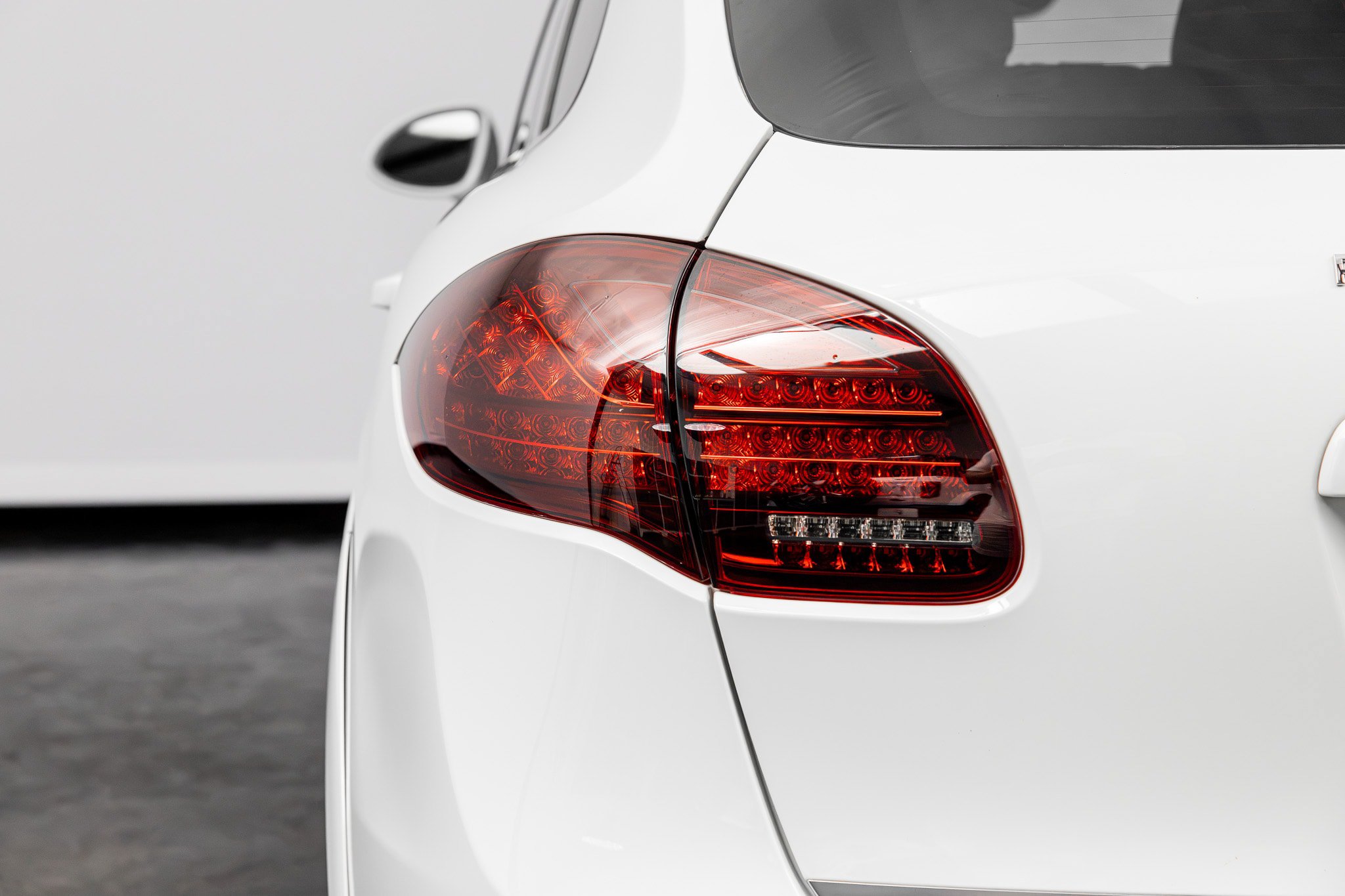 Used 2014 Porsche Cayenne Turbo S AWD/4WD image 17
