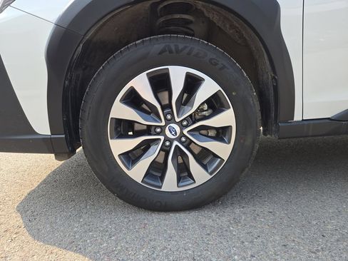 Used 2025 Subaru Outback Limited AWD/4WD image 10