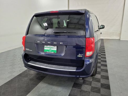 Used 2014 Dodge Grand Caravan SXT image 7