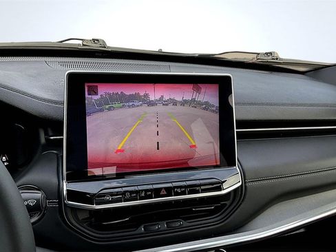 Used 2023 Jeep Compass High Altitude image 21