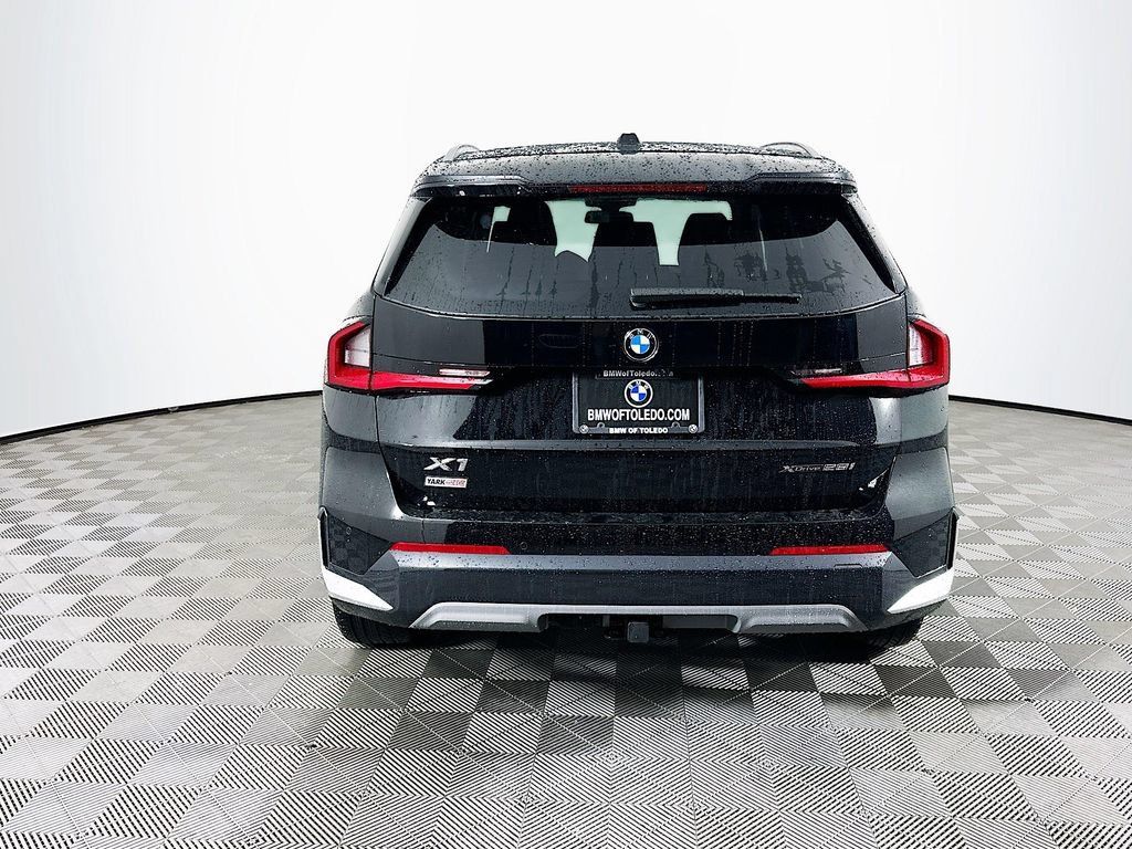 Used 2026 BMW X1 xDrive28i w/ Technology Package AWD/4WD image 7