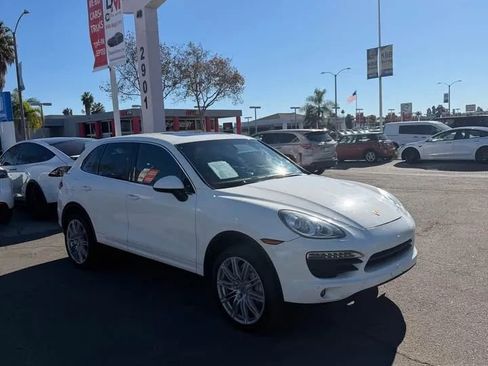 Used 2011 Porsche Cayenne S image 14