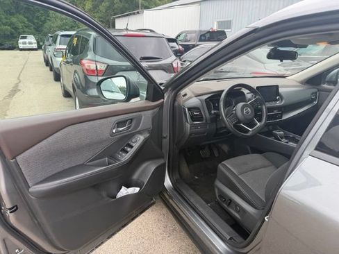 Used 2021 Nissan Rogue SV AWD/4WD image 5
