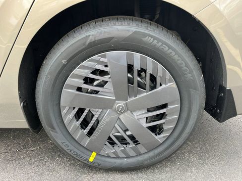New 2026 Nissan Sentra SV w/ Floor Mat Package FWD image 10