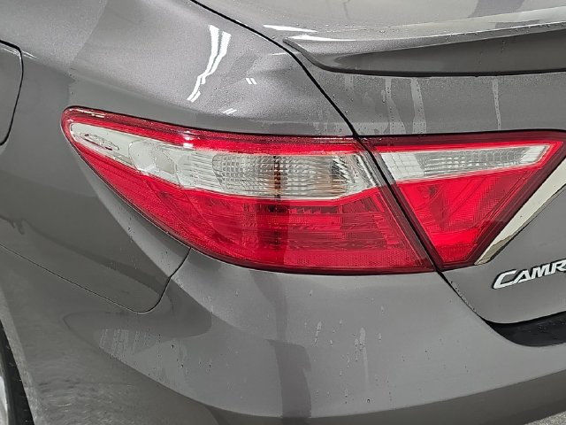 Used 2017 Toyota Camry SE FWD image 31