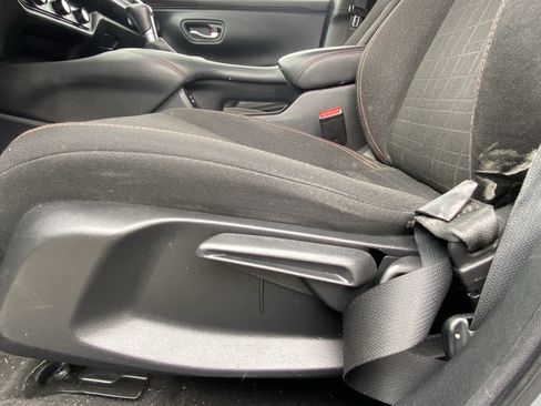 Used 2025 Honda HR-V Sport image 15