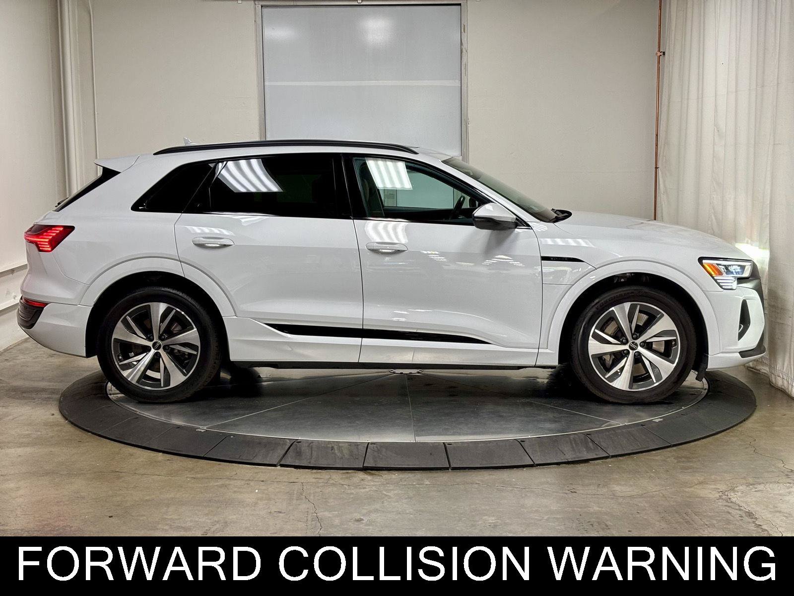 Used 2024 Audi Q8 e-tron Premium AWD/4WD image 11