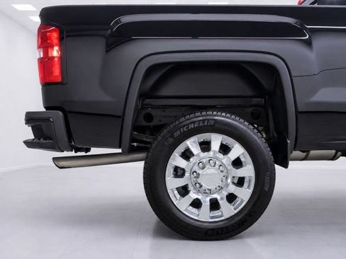 Used 2018 GMC Sierra 2500 Denali AWD/4WD image 6