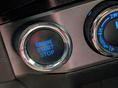 Used 2020 Toyota Tacoma TRD Sport AWD/4WD image 25