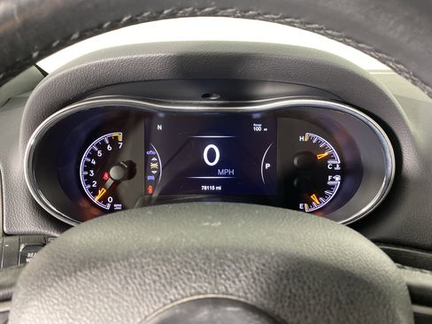 Used 2018 Jeep Grand Cherokee Laredo image 21