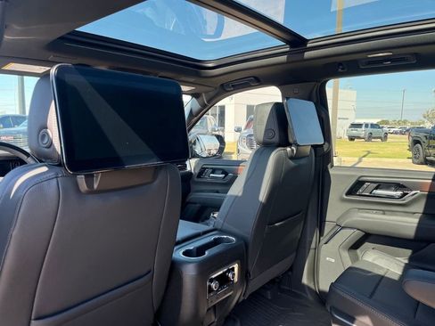 New 2026 GMC Yukon XL Denali w/ Denali Reserve Package image 37