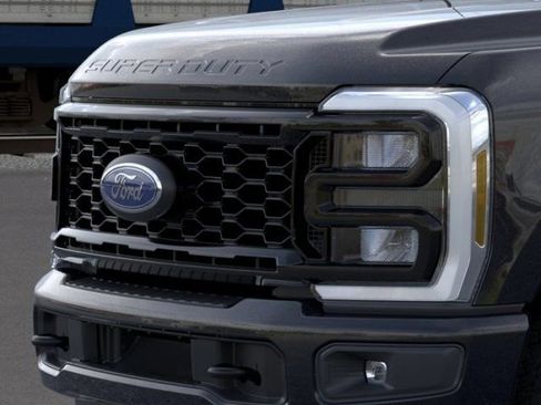 New 2026 Ford F250 4x4 Crew Cab Super Duty image 16