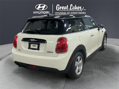 Used 2017 MINI Cooper 2-Door Hardtop image 5
