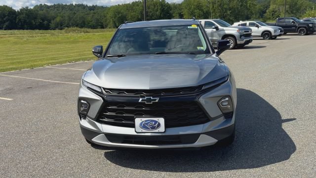 New 2026 Chevrolet Blazer LT w/ Midnight/Sport Edition AWD/4WD image 3