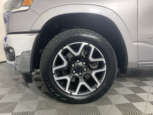 Used 2025 RAM 1500 Laramie AWD/4WD image 11