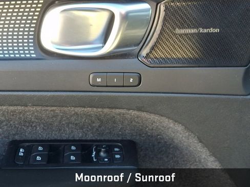 Used 2022 Volvo XC40 P8 Recharge Ultimate image 13