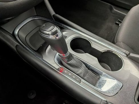 Used 2018 Chevrolet Malibu LT FWD image 16
