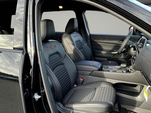 New 2025 Nissan Pathfinder Rock Creek image 10