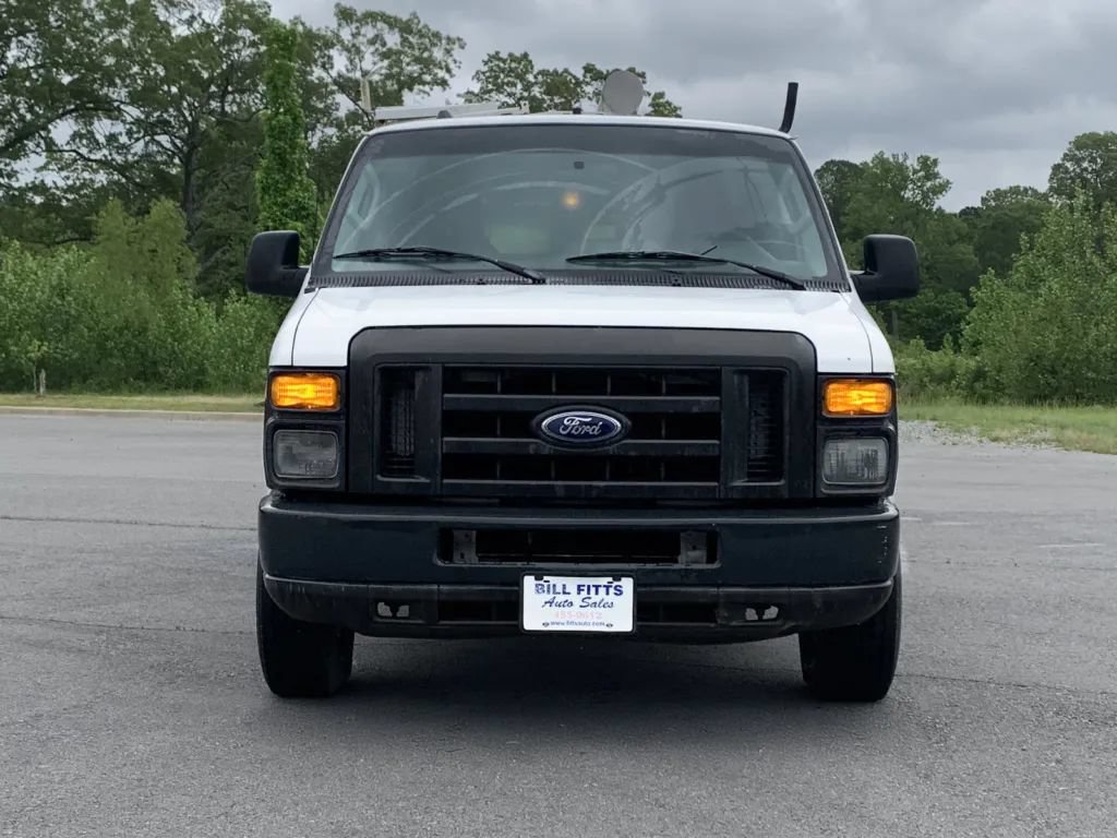 Used 2010 Ford E-250 and Econoline 250 RWD image 2
