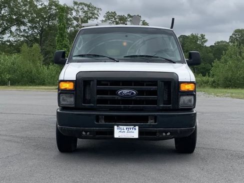 Used 2010 Ford E-250 and Econoline 250 image 2