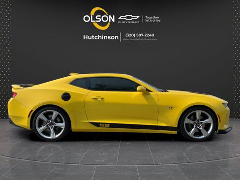 Used 2018 Chevrolet Camaro SS RWD image 11