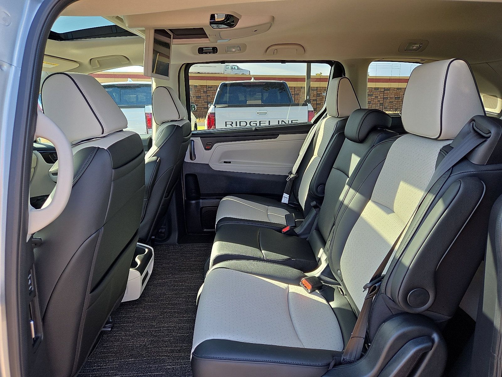 New 2027 Honda Odyssey Elite image 9