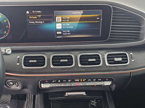 Used 2022 Mercedes-Benz GLE 350 w/ Premium Package image 26