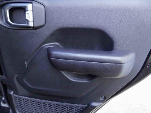 Used 2019 Jeep Wrangler Unlimited Sport S image 31