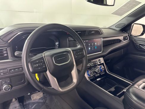 Used 2023 GMC Yukon Denali AWD/4WD image 18