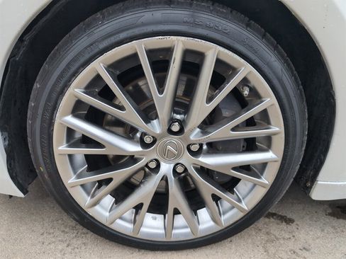 Used 2017 Lexus IS 200t image 9