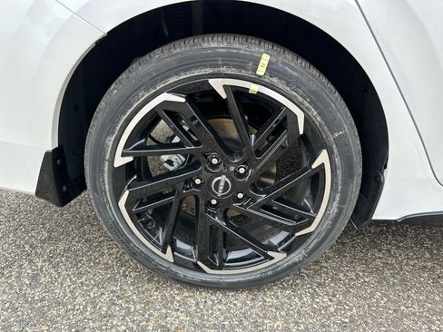 New 2026 Nissan Sentra SR w/ SR Premium Package image 17