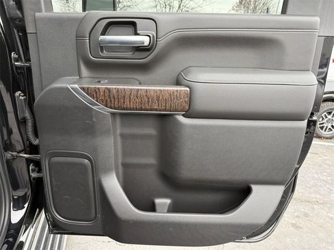Certified 2021 GMC Sierra 2500 Denali w/ Denali Black Diamond Edition image 36
